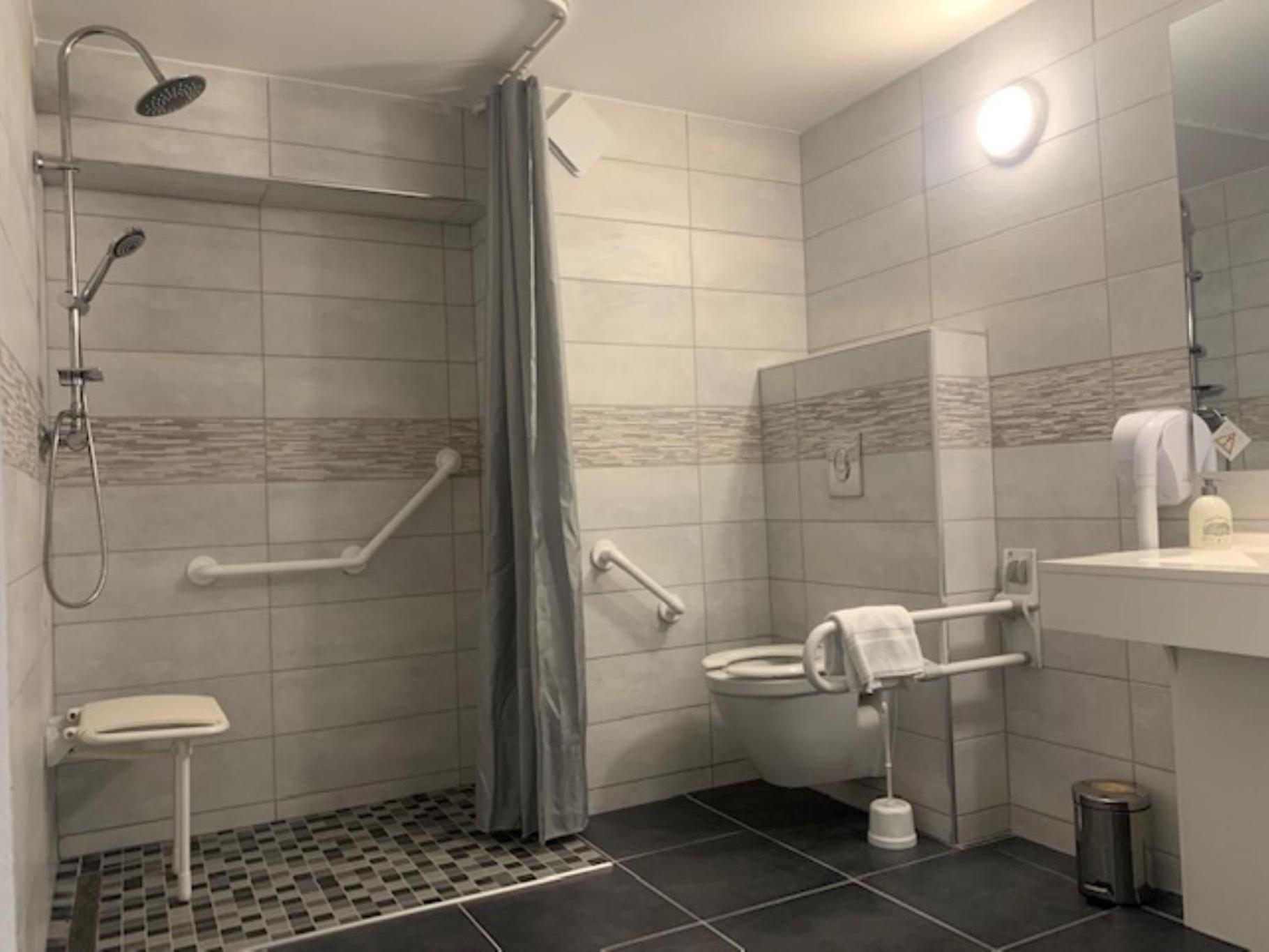Val Hotel Montbeliard Sud Valentigney Екстер'єр фото